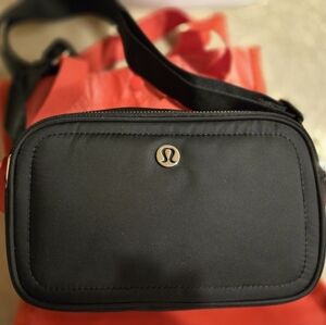 Lululemon cross body